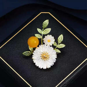 Brooches: Nadine Daisy Enamel & Shell Brooch