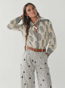 Maison Hotel: Maison Hotel Bob Blouse