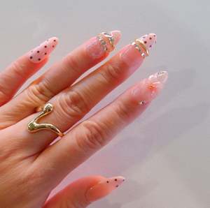 Mid Long: Pink Bangle