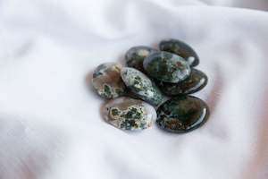 Moss Agate Palmstones