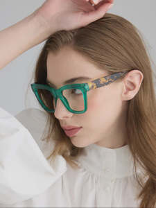 Ali Reading Glasses in Green