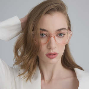 Kai Reading Glasses in Pink