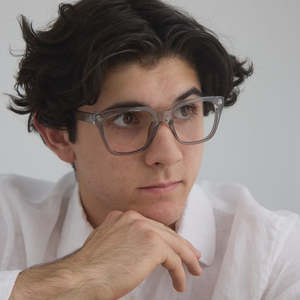 Kai Reading Glasses in Grey