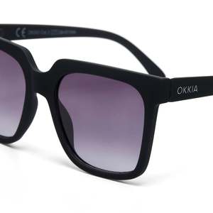 Roma Sunglasses in Black