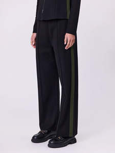 Batten Pant in Black Olive