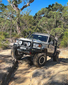 Offroad Animal: Toyota Land Cruiser 76, 78, 79 Series Offroad Animal Toro Bull bar, Suitable for, 2007-2023