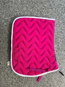 Saddlecloths Pads: Flair wave quilted saddlecloth