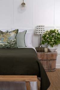 Homewares: Exquisite Wool Blanket