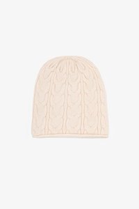 Accessories: Cable Beanie