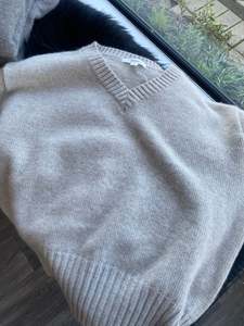 Knitwear: Tatano V neck Knit