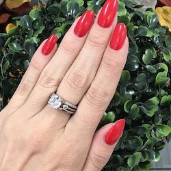 Sexy Reds: CND™ VINYLUX - Element #283