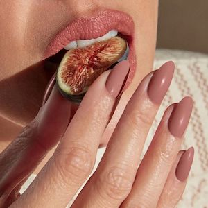 Pink: CND™ VINYLUX - Fuji Love #361