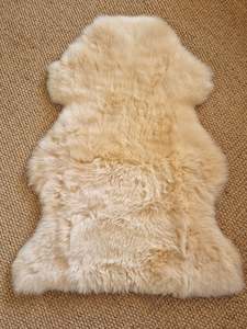 Irish English Lambskin Rug: NZ Sheepskin Long Hair - Honeycomb - ideal for draping or rug