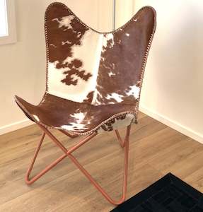 Butterfly Chair - Tan + White Cowhide with matte copper frame