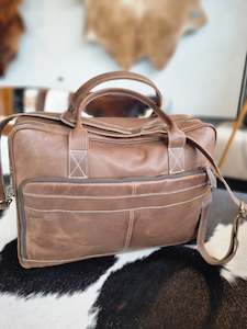 Cowhide Overnight Leather Garment Duffel Bags: Satchel Laptop Bag - Mid Brown Rubbed Leather