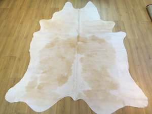 Xl Super Cowhides: Super Cowhide Mottled Champagne - SKU 9718