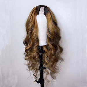 U Shape Wig: Deja