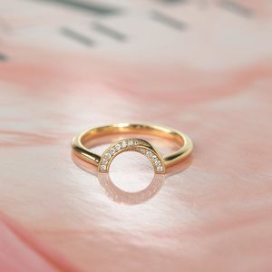 Products: Rosealie - 18 carat rose gold diamond curved band