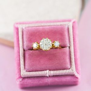 Products: Zoey - 18-carat yellow gold three-stone ring reclaimed diamonds - Coco Florence