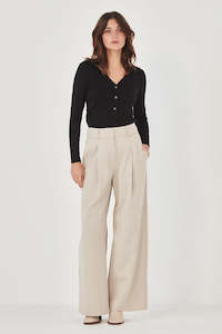 Shjark 1: The Donovan Top (Black)