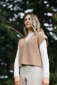 Coats: Waffle vest 100% merino - Camel