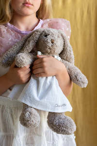 Nana Huchy: Mrs Honey Bunny - White