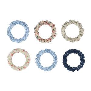 Accessories: Mixed scrunchies