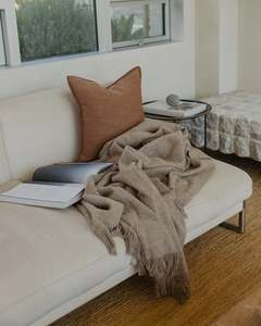 Nevis throw - Oak