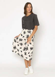 Tops: Arrow Tee - Charcoal