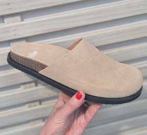 Mills Mule - Camel Suede