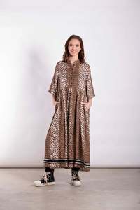 Deeanne Hobbs: Brylee Dress - Leopard Print