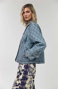 Lollys Laundry: Viola Quilted Jacket - Washed Denim