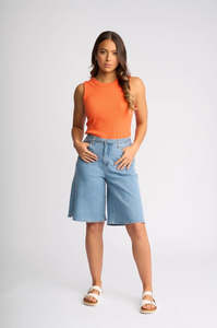 Knewe Label: Zuri Shorts - Light Wash Demin