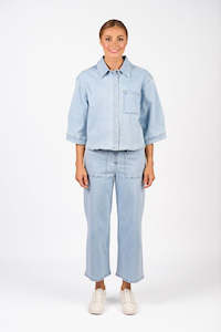 Knewe Label: Coupe Shacket - Light Wash