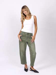 Monaco: Toni Barrel Jeans - Khaki