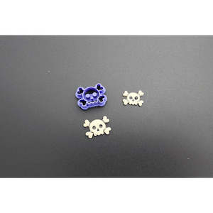Halloween: Halloween Skull & Crossbones Cutters -2 sizes