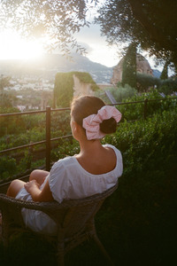 Nostalgia Gardening Ss25: Eva Scrunchie - Baby Pink