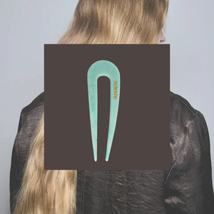 Styling: Lekkie French Pin