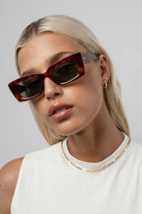 Isle Of Eden: Goldie | Honey Tortoise