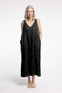 New Lands: Marvel Dress | Jet