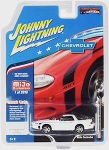 Johnny Lightning MiJo 2002 Chevy Camaro ZL1 - Arctic White