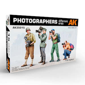 Ak Interactive Military Kitsets: AK-Interactive AK35015 Photographers (Different Eras)