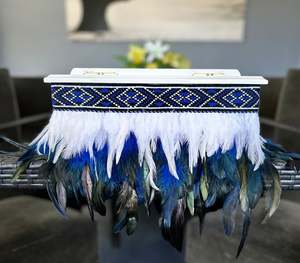 Korowai Tangi: Korowai - Tangi Pēpī Casket