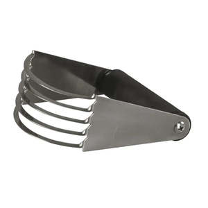 Baking Accessories: Avanti Pastry Blender