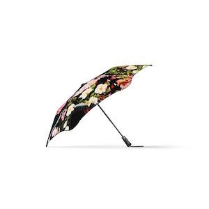 Lifestyle: Blunt x Serpentine / Metro Umbrella
