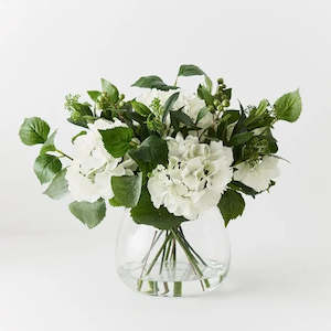 Outdoor: Hydrangea Mix In Vase / White