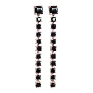 Graduated Drop Earring / Black