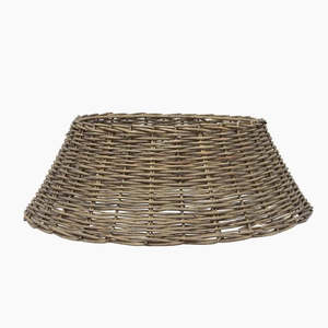 Christmas: Christmas Tree Skirt / Wicker