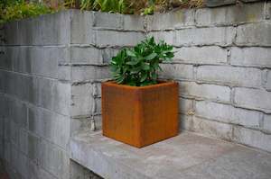 Products: Square planter