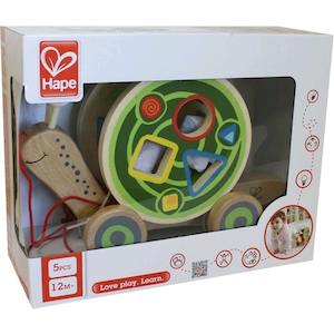 Push Pull: Hape Walk Along Snail/Sorter